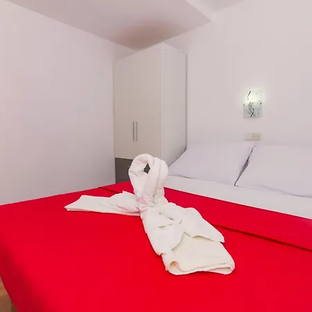 Neptun Apartamento *