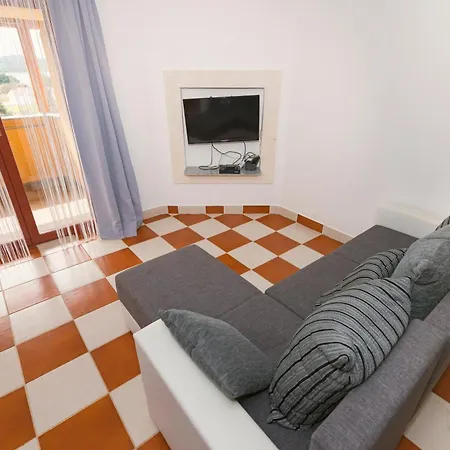 Neptun Apartamento Pirovac